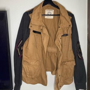 LONG SLEEVE KHAKI UTILITY JACKET